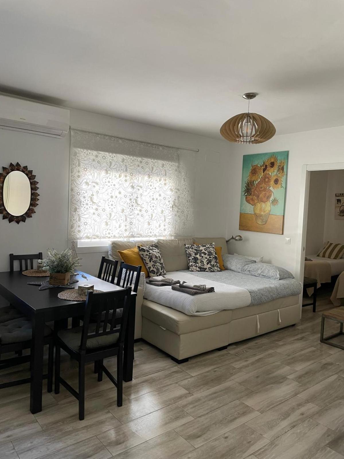 Pedregalejo Beach House Малага Экстерьер фото
